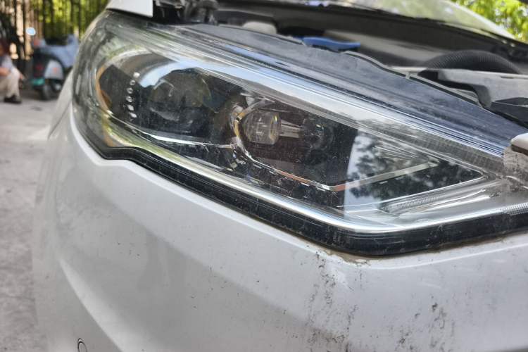 Used Ford Mondeo 2017 EcoBoost 180 Luxury Model Right Front Headlight