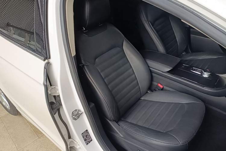 Used Ford Mondeo 2017 EcoBoost 180 Stylish Model Right Front Seat