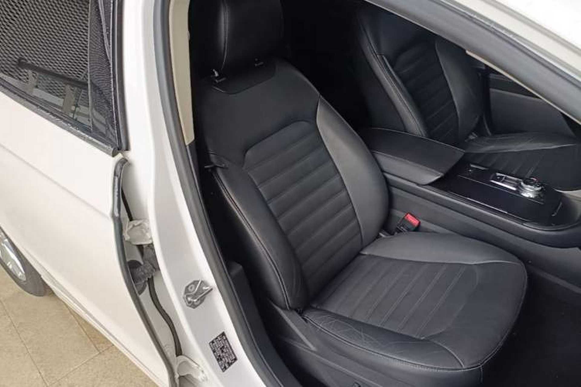 Used Ford Mondeo 2017 EcoBoost 180 Stylish Model Right Front Seat