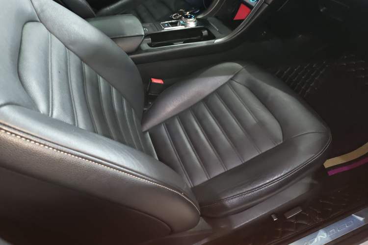 Used Ford Mondeo 2017 EcoBoost 180 Stylish Model Right Front Seat