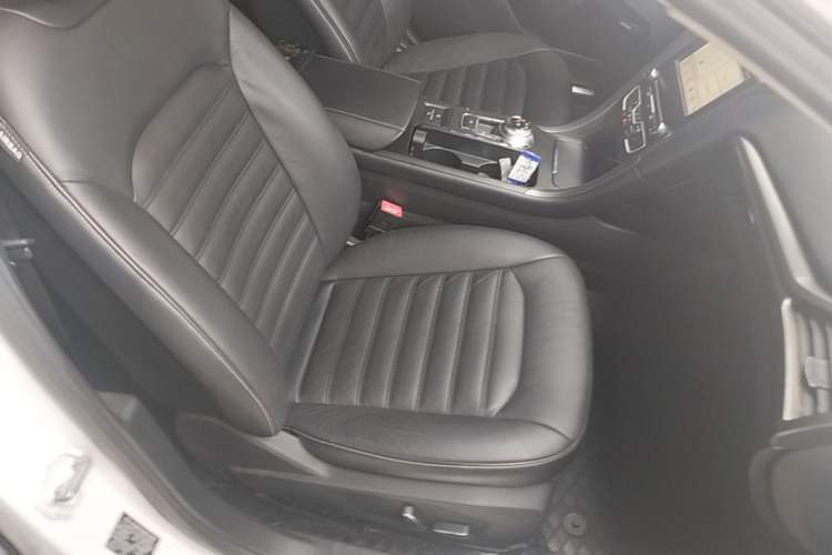 Used Ford Mondeo 2017 EcoBoost 200 Luxury Model Right Front Seat