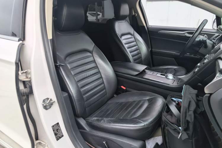 Used Ford Mondeo 2017 EcoBoost 180 Stylish Model Right Front Seat