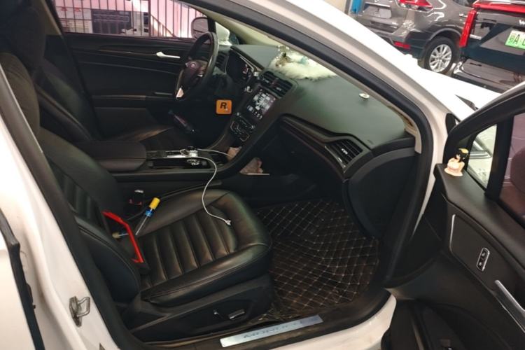 Used Ford Mondeo 2017 EcoBoost 180 Luxury Model Right Front Seat