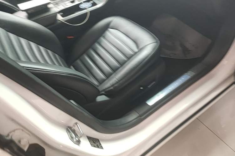 Used Ford Mondeo 2017 EcoBoost 200 Stylish Model Right Front Seat