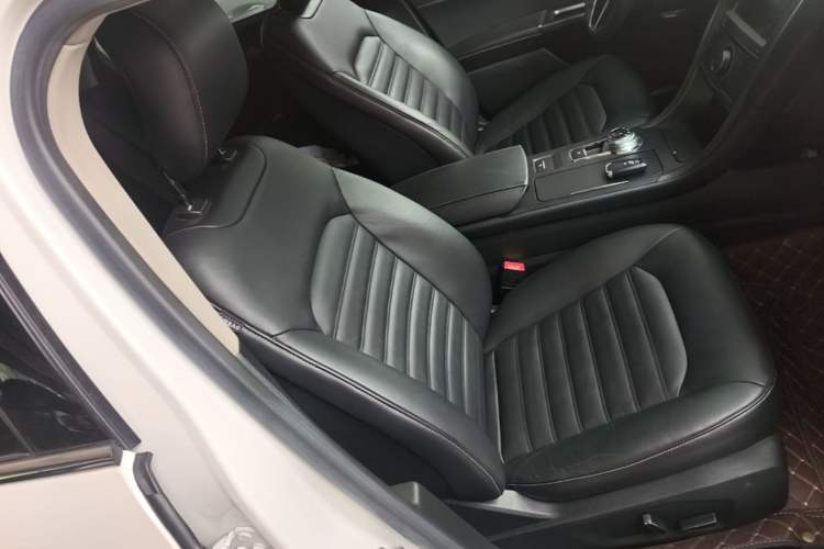 Used Ford Mondeo 2017 EcoBoost 200 Stylish Model Right Front Seat