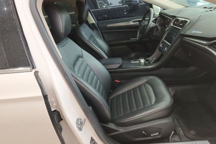 Used Ford Mondeo 2017 EcoBoost 180 Stylish Model Right Front Seat