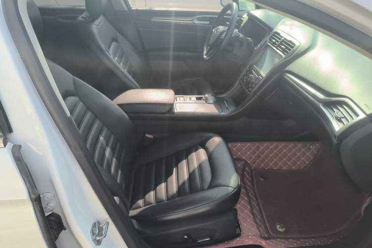 Used Ford Mondeo 2017 EcoBoost 180 Stylish Model Right Front Seat