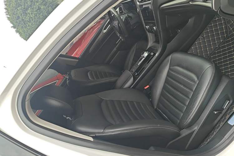 Used Ford Mondeo 2017 EcoBoost 180 Stylish Model Right Front Seat