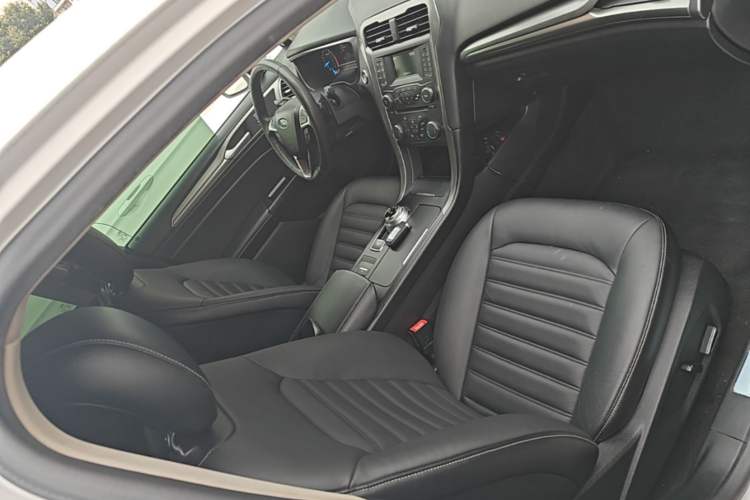 Used Ford Mondeo 2017 EcoBoost 180 Stylish Model Right Front Seat