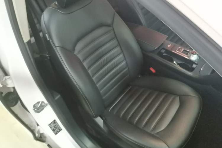 Used Ford Mondeo 2017 Restyled EcoBoost 200 Fashion Edition Right Front Seat