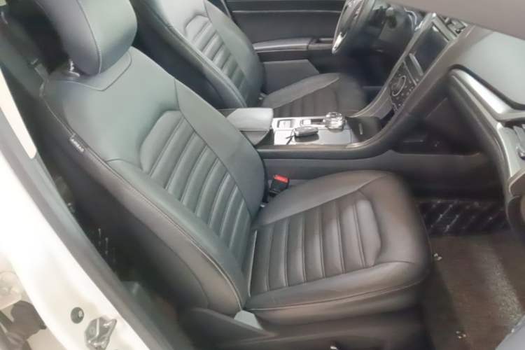 Used Ford Mondeo 2017 EcoBoost 180 Stylish Model Right Front Seat