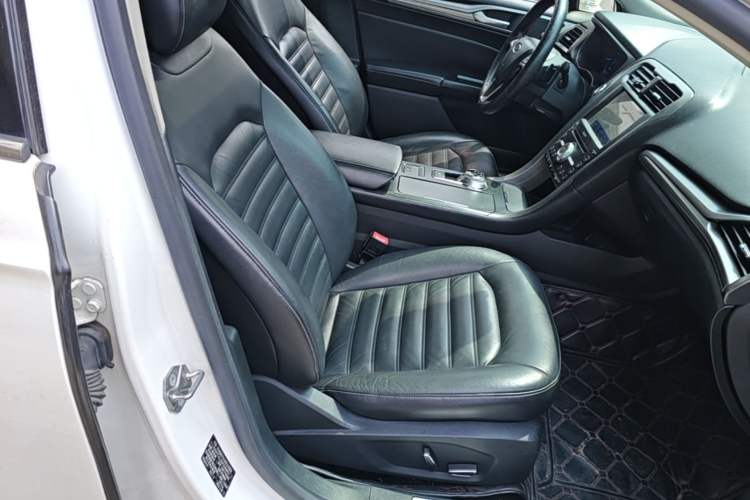 Used Ford Mondeo 2017 EcoBoost 180 Stylish Model Right Front Seat