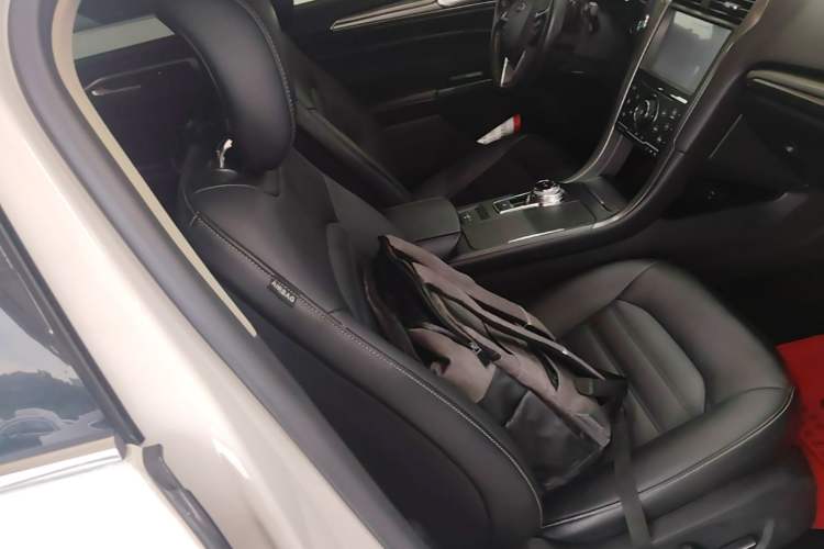 Used Ford Mondeo 2017 EcoBoost 180 Stylish Model Right Front Seat