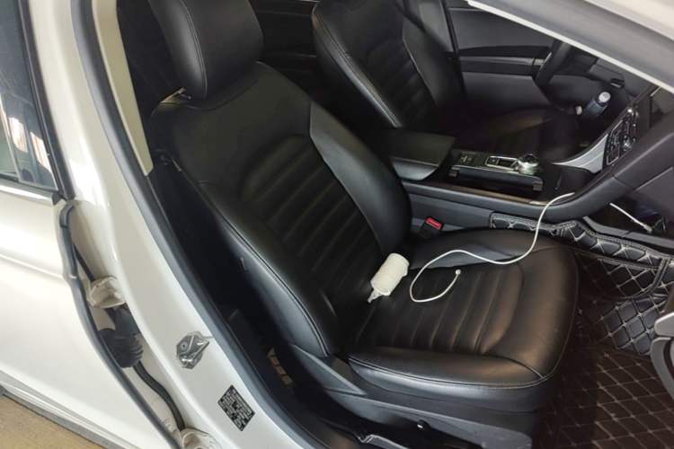 Used Ford Mondeo 2017 EcoBoost 200 Luxury Model Right Front Seat