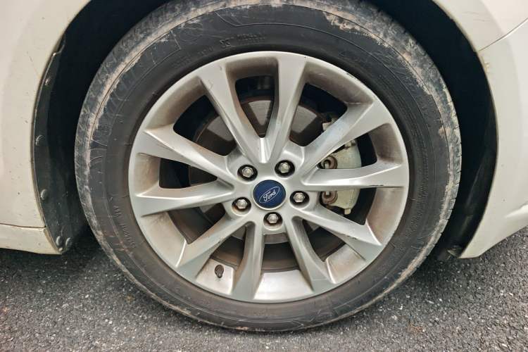 Used Ford Mondeo 2017 EcoBoost 180 Stylish Model Right Front Wheel Hub
