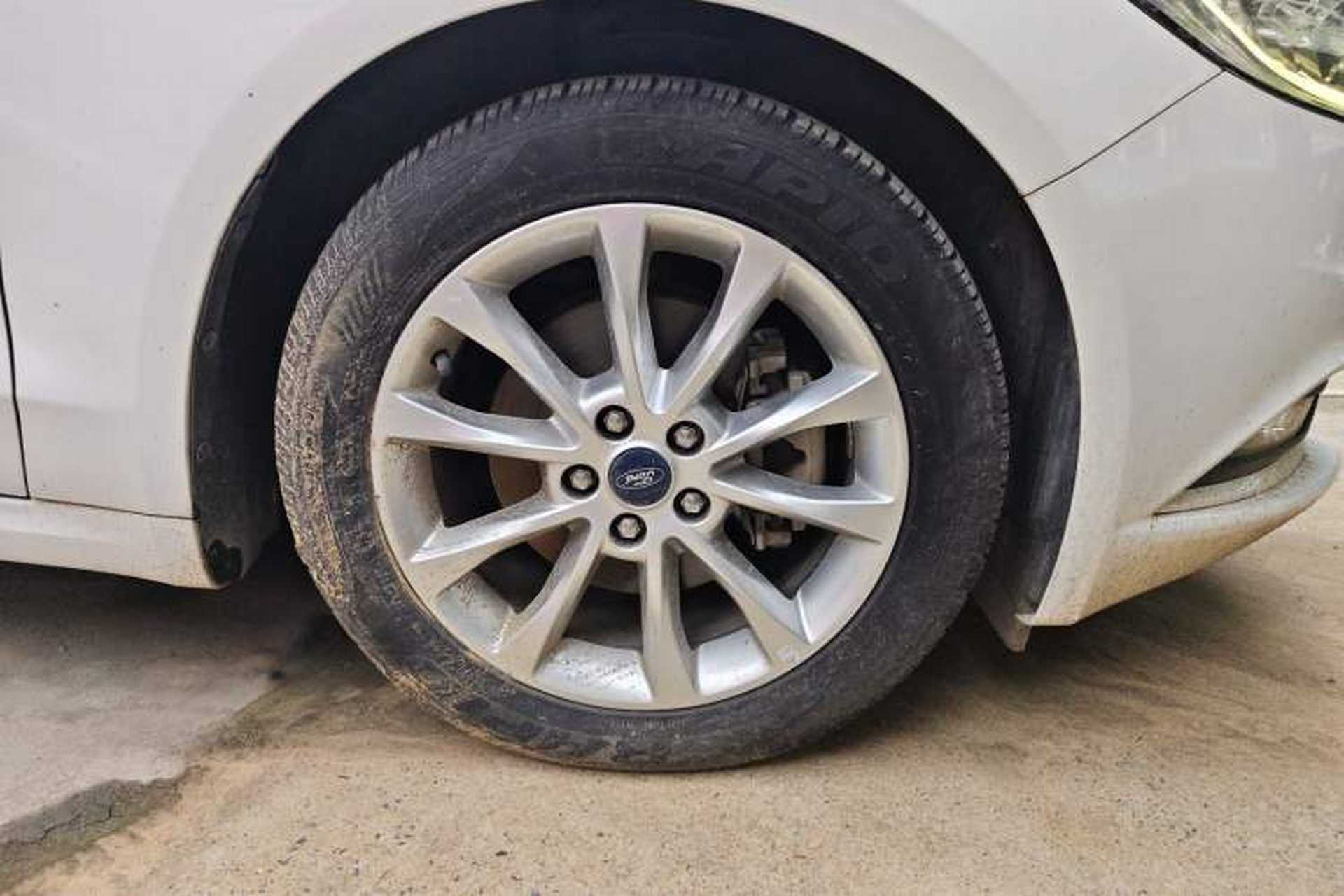 Used Ford Mondeo 2017 EcoBoost 200 Stylish Model Right Front Wheel Hub