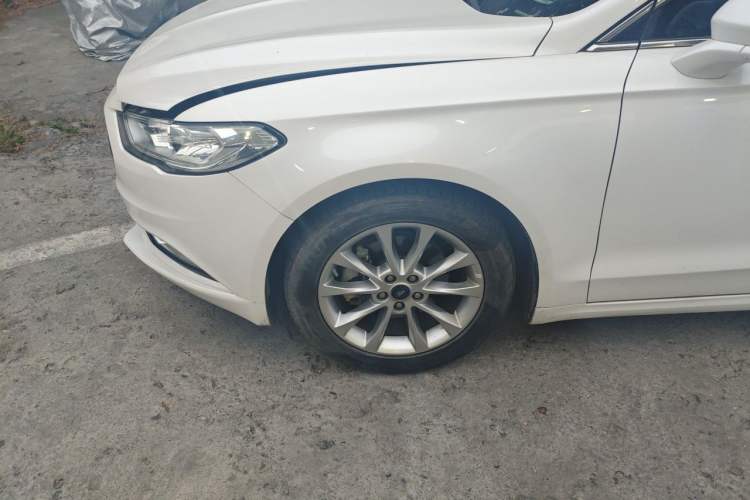 Used Ford Mondeo 2017 EcoBoost 180 Stylish Model Right Front Wheel Hub