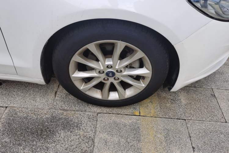 Used Ford Mondeo 2017 Facelifted EcoBoost 180 Fashion Edition Right Front Wheel Hub