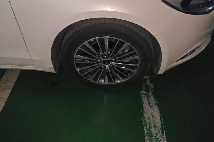 Used Ford Mondeo 2017 EcoBoost 200 Luxury Model Right Front Wheel Hub