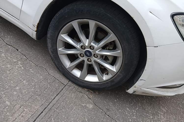 Used Ford Mondeo 2017 EcoBoost 180 Stylish Model Right Front Wheel Hub