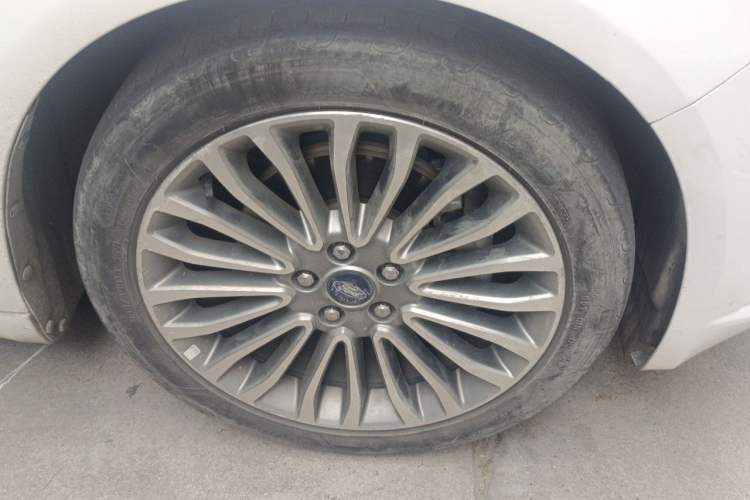 Used Ford Mondeo 2017 EcoBoost 180 Ultimate Model Right Front Wheel Hub