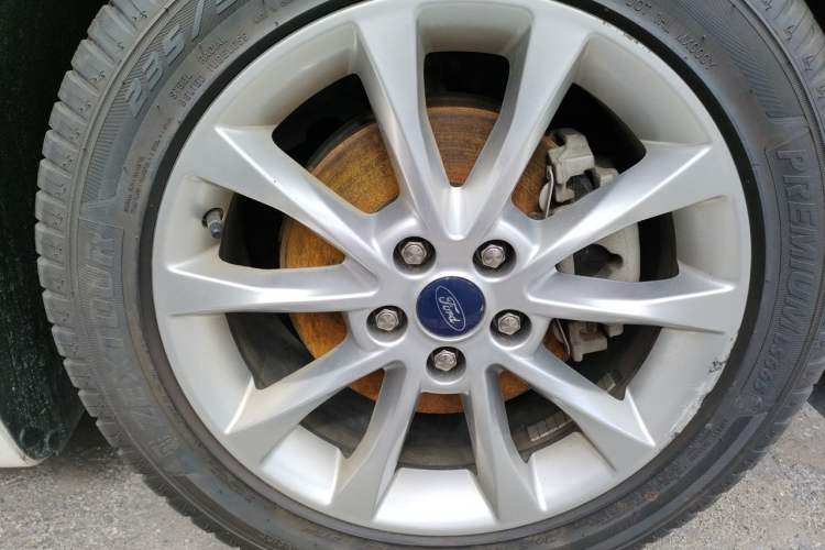Used Ford Mondeo 2017 EcoBoost 180 Stylish Model Right Front Wheel Hub