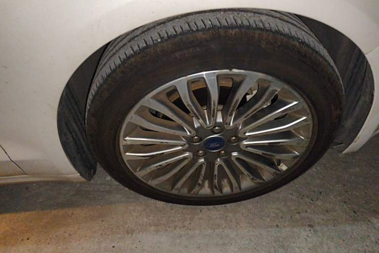 Used Ford Mondeo 2017 EcoBoost 245 Flagship Model Right Front Wheel Hub