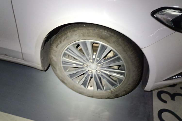 Used Ford Mondeo 2017 EcoBoost 180 Luxury Model Right Front Wheel Hub