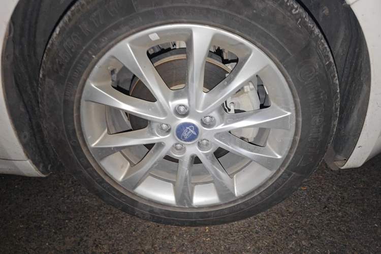 Used Ford Mondeo 2017 EcoBoost 180 Stylish Model Right Front Wheel Hub