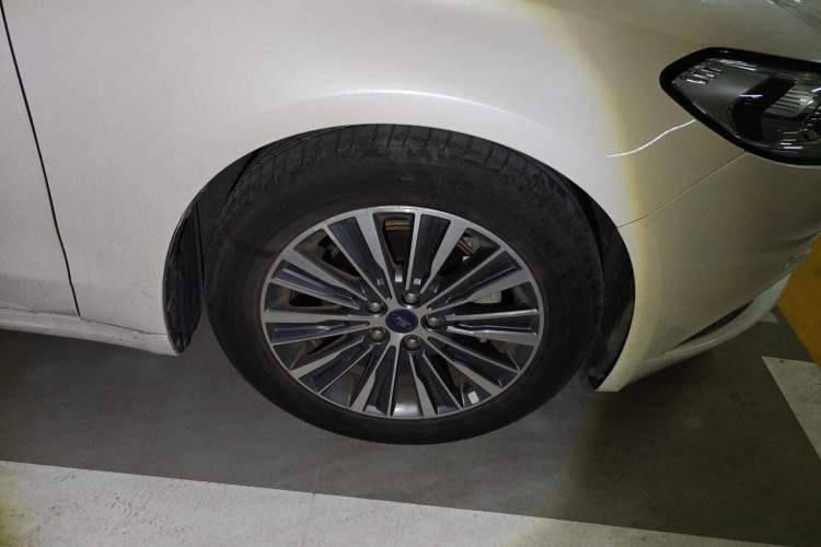 Used Ford Mondeo 2017 EcoBoost 180 Luxury Model Right Front Wheel Hub