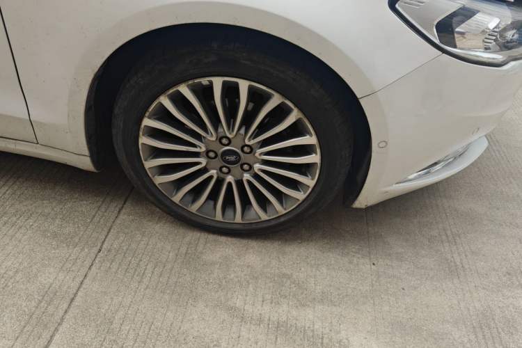 Used Ford Mondeo 2017 EcoBoost 245 Flagship Model Right Front Wheel Hub