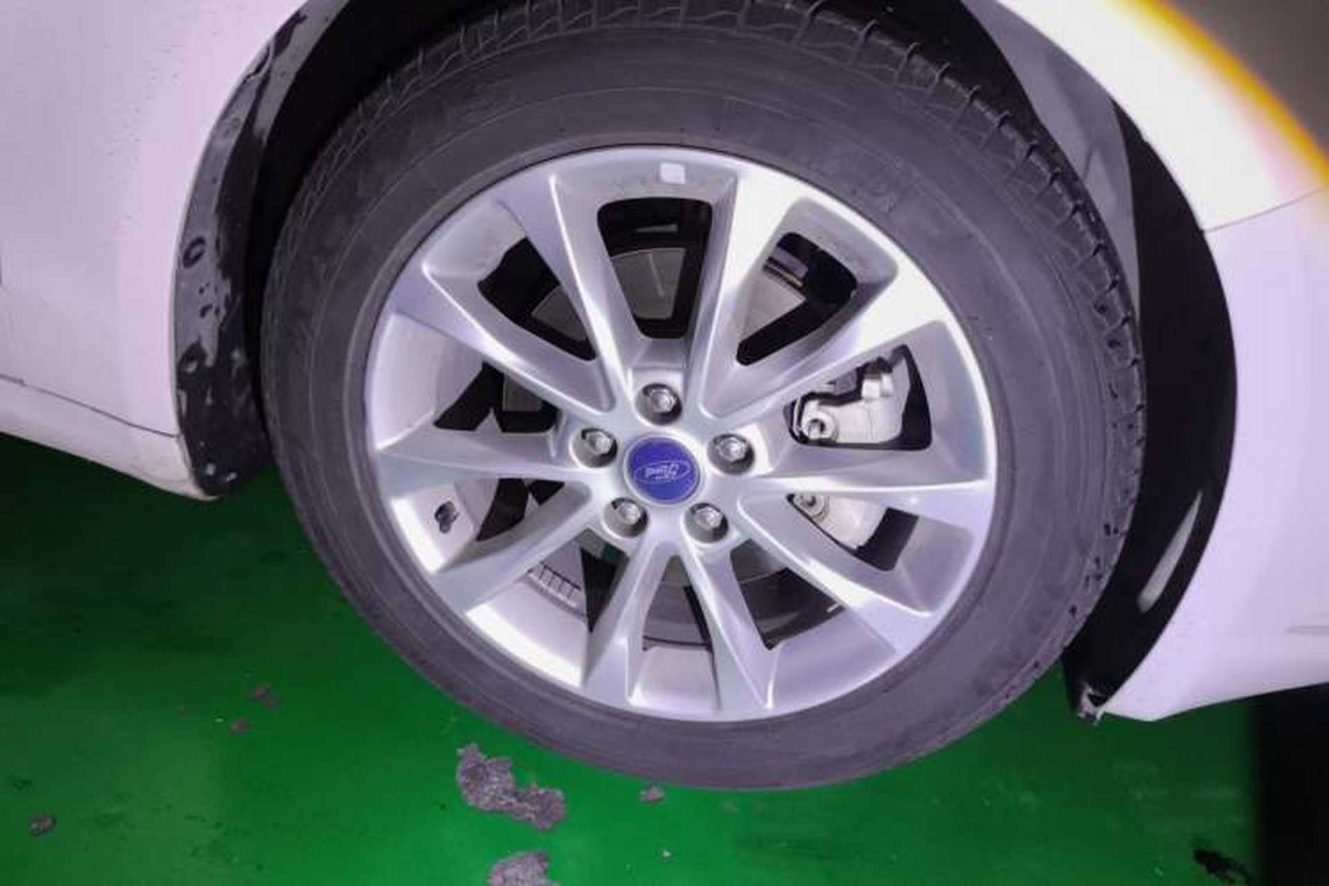 Used Ford Mondeo 2017 EcoBoost 180 Stylish Model Right Front Wheel Hub