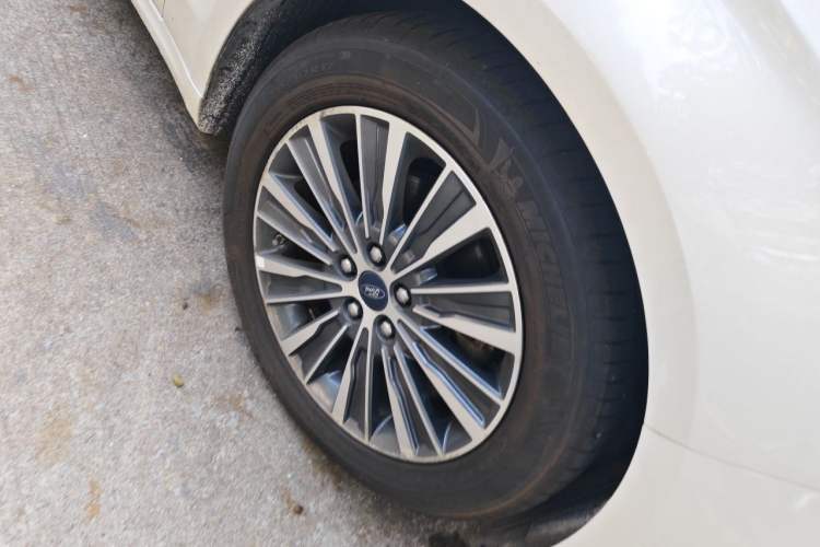 Used Ford Mondeo 2017 EcoBoost 180 Luxury Model Right Front Wheel Hub