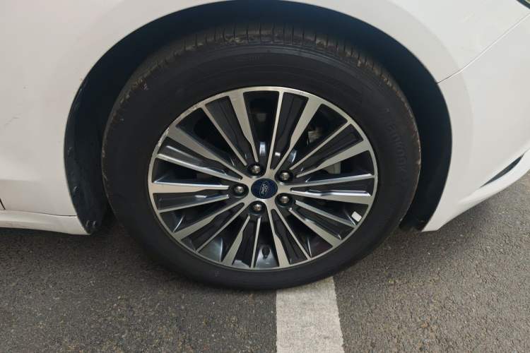 Used Ford Mondeo 2017 EcoBoost 180 Luxury Model Right Front Wheel Hub
