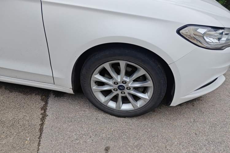 Used Ford Mondeo 2017 EcoBoost 180 Stylish Model Right Front Wheel Hub