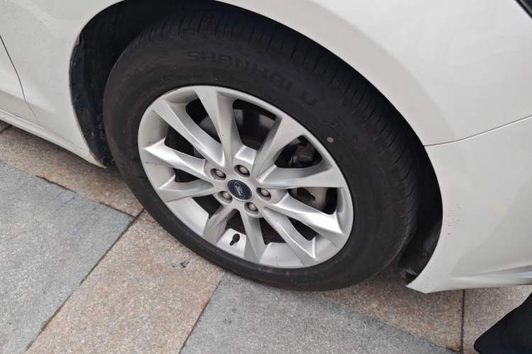 Used Ford Mondeo 2017 EcoBoost 180 Stylish Model Right Front Wheel Hub