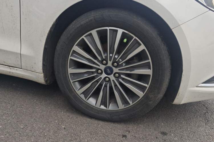 Used Ford Mondeo 2017 EcoBoost 200 Luxury Model Right Front Wheel Hub