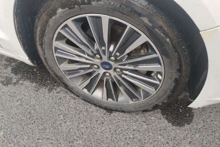 Used Ford Mondeo 2017 EcoBoost 180 Luxury Model Right Front Wheel Hub