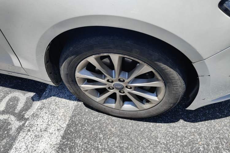 Used Ford Mondeo 2017 EcoBoost 180 Stylish Model Right Front Wheel Hub