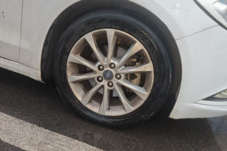 Used Ford Mondeo 2017 EcoBoost 180 Stylish Model Right Front Wheel Hub