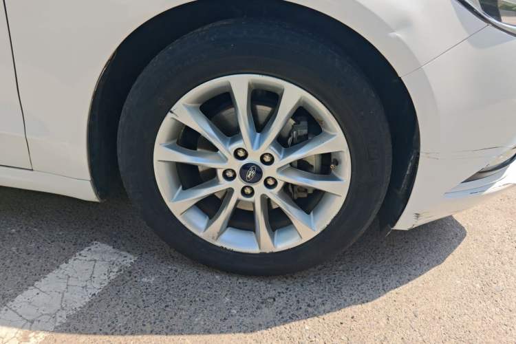 Used Ford Mondeo 2017 Facelifted EcoBoost 180 Fashion Edition Right Front Wheel Hub