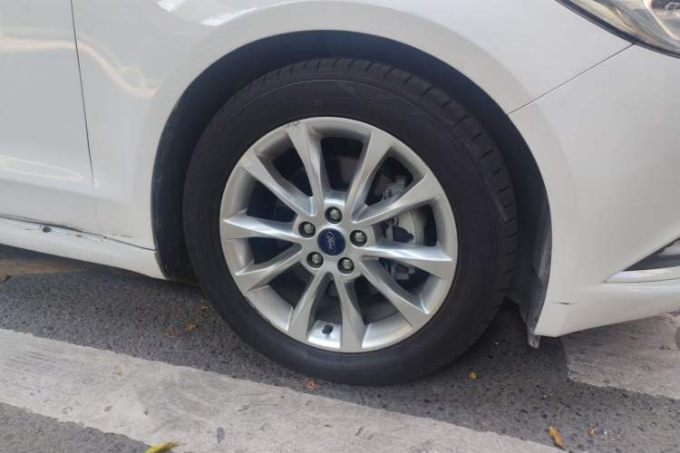 Used Ford Mondeo 2017 Facelifted EcoBoost 180 Fashion Edition Right Front Wheel Hub
