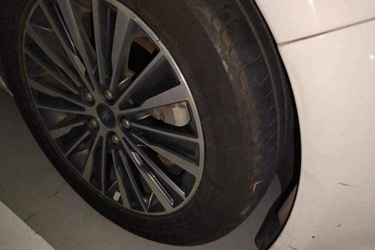 Used Ford Mondeo 2017 EcoBoost 200 Luxury Model Right Front Wheel Hub