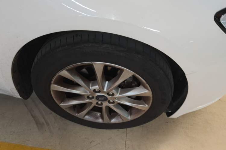 Used Ford Mondeo 2017 EcoBoost 180 Stylish Model Right Front Wheel Hub