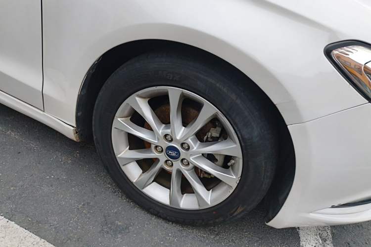 Used Ford Mondeo 2017 EcoBoost 180 Stylish Model Right Front Wheel Hub