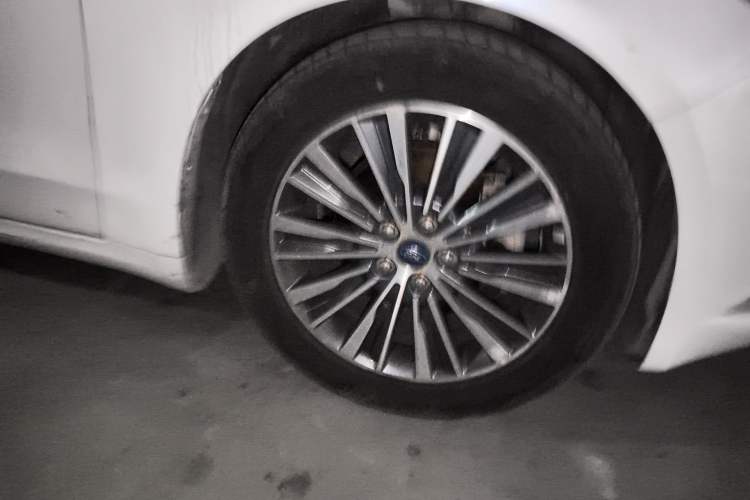 Used Ford Mondeo 2017 EcoBoost 200 Luxury Model Right Front Wheel Hub