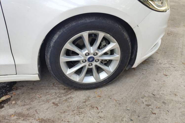 Used Ford Mondeo 2017 EcoBoost 180 Stylish Model Right Front Wheel Hub