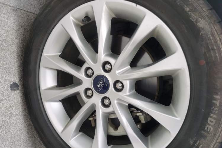 Used Ford Mondeo 2017 Facelifted EcoBoost 180 Fashion Edition Right Front Wheel Hub