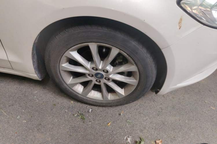 Used Ford Mondeo 2017 EcoBoost 180 Stylish Model Right Front Wheel Hub