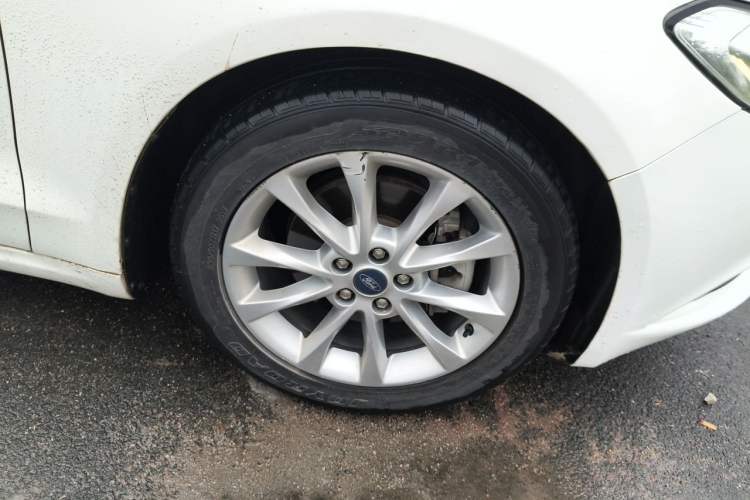 Used Ford Mondeo 2017 EcoBoost 180 Stylish Model Right Front Wheel Hub